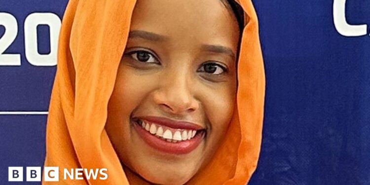 Navigating the 2 sides of Somalia’s capital Mogadishu