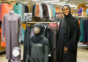 Kalsoni activewear provides Muslim girls activewear choices