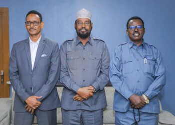 Madaxweynaha Jubbaland oo la kulmay guddoomiyihii hore ee gobolka Gedo