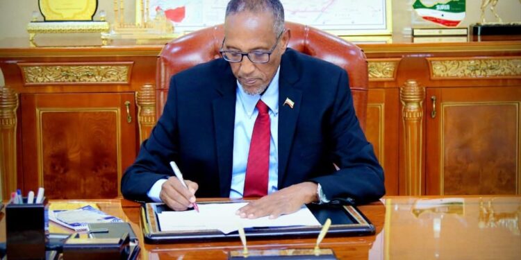 Somaliland oo beenisay in ay diyaar u tahay wada-hadal ku saabsan midnimada dalka – Puntland Submit