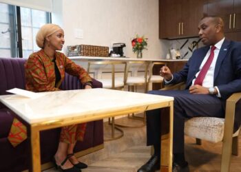 Ra’iisul wasaare Xamse iyo Xil. Ilhaan Cumar oo wada-hadal gaar ah ku yeeshay magaalada New York – Puntland Put up