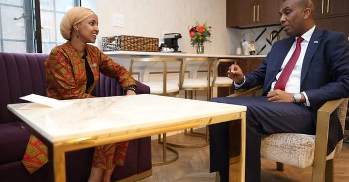 Ra’iisul wasaare Xamse iyo Xil. Ilhaan Cumar oo wada-hadal gaar ah ku yeeshay magaalada New York – Puntland Put up
