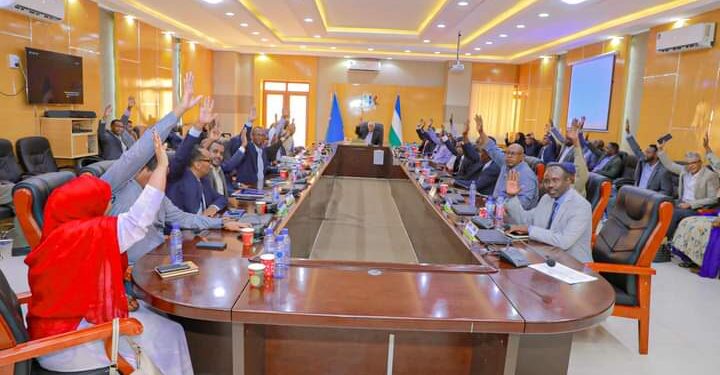 Puntland oo gebi ahaanba joojisay Buugaagta laga barto Maadada Taariikhda Dugsiyada Sare – Puntland Publish