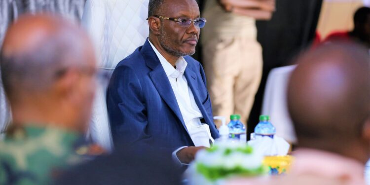 Madaxweyne Laftagareen oo guddoomiyay shir ka dhacay Baydhabo + Ujeedka