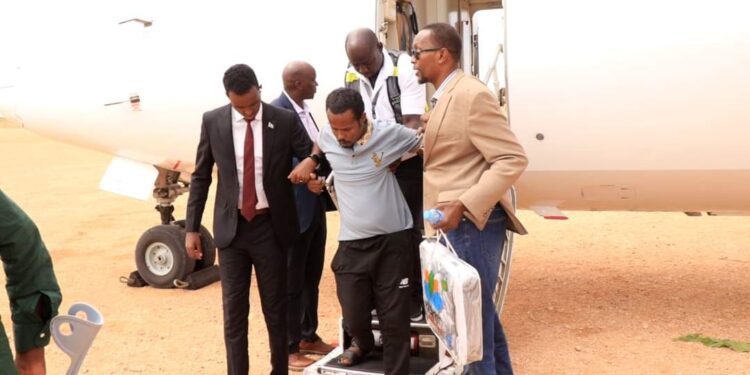 DF Somalia oo Laascaanood ku celisay dhaawacyadii lagu bogsiinayey Muqdisho