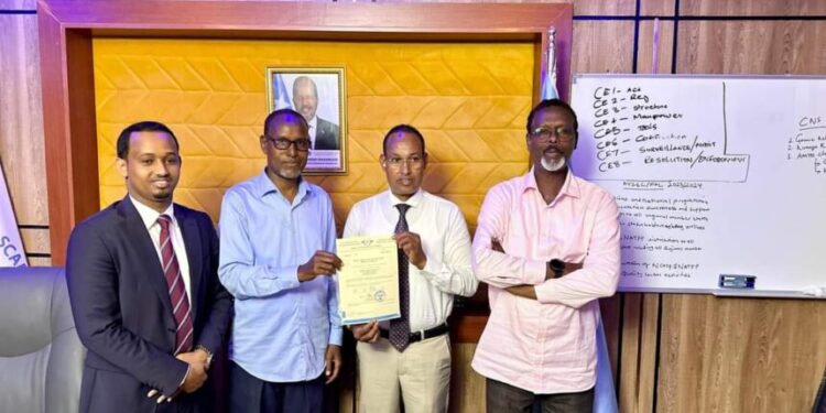 DF Soomaaliya oo markii u horreysay bixisay shahadaada Amniga diyaaradaha