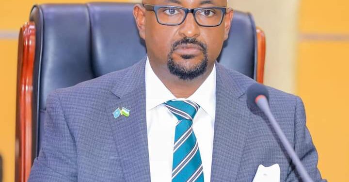 Wasiirka Qorshaynta Puntland oo ka baxay Xisbiga Madaxweyne Deni ee KAAH – Puntland Publish