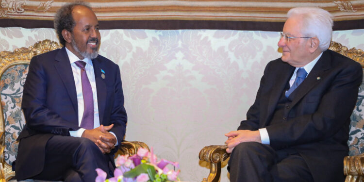 Sawirro: Maxay ka wada-hadleen madaxweyne Xasan iyo dhiggiisa Talyaaniga?