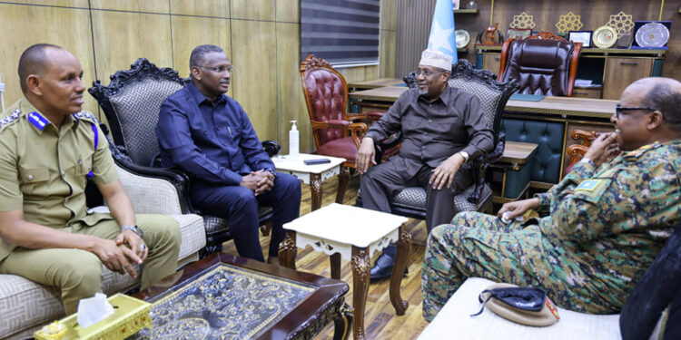 Speaker Madobe discusses safety points with the Commander of SNA – Somali Nationwide Information Company