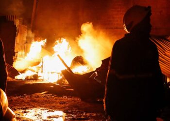Kenya fuel truck explosion torches Nairobi cylinder depot, kills 3