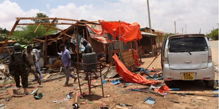 An explosion close to a police station in northern Kenya has killed 4 folks, together with 3 officers