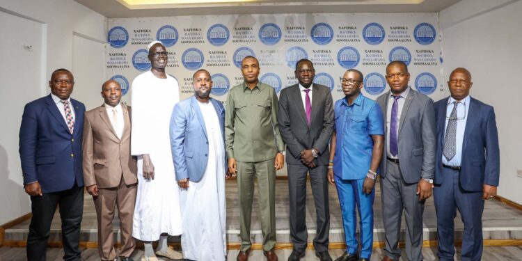 Somalia’s PM receives EAC delegation