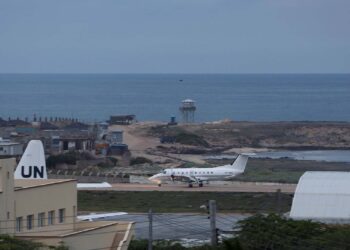 Worldwide airways cancel flights to Somalia’s capital over safety fears
