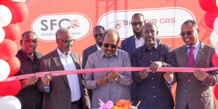 Madaxweyne Xasan Sheekh oo xarigga ka jaray xarunta Kaydka Gaaska Cuntada