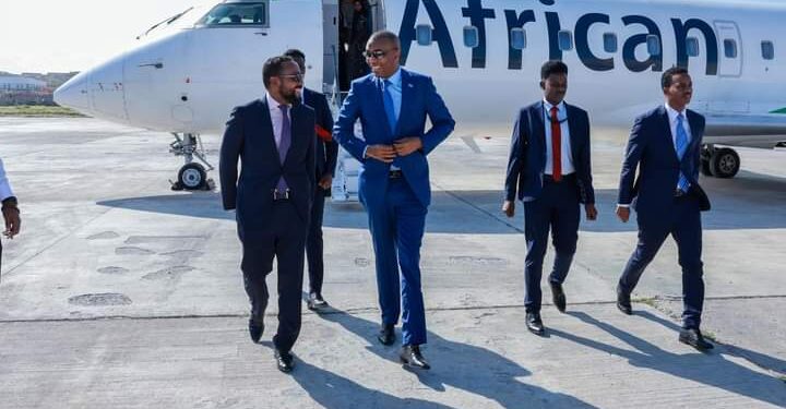 Ra’iisul wasaare Xamse iyo wefdi uu hoggaaminayo oo Shir kaga qayb galaya dalka Koonfur Kuuriya – Puntland Publish