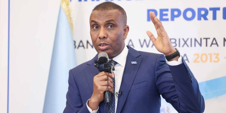 Somalia PM requested to give up as looting of illegally smuggled weapons sparks alarm 