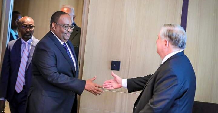 Dowladda Puntland iyo Maraykanka oo ka Wada-hadlay La-dagaallanka Argagixisada iyo dhismaha Hay’adaha Amniga – Puntland Submit