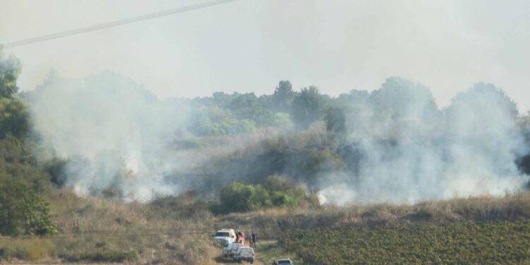 Missile fired from Yemen set off sirens in central Israel, army says 