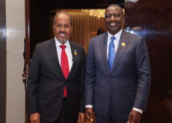 Maxay ka wada-hadleen madaxweynaha Soomaaliya iyo dhiggiisa Kenya? + Sawirro