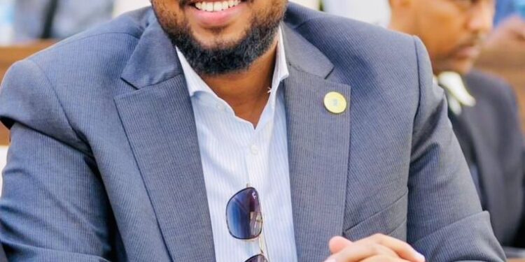 Madaxweyne Xasan Sheekh oo xilka ergeynimo ka qaaday Cabdirashiid Jilley
