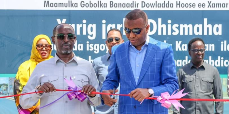 Somalia’s PM Inaugurates New Roads, Indicators Infrastructure Progress in Mogadishu
