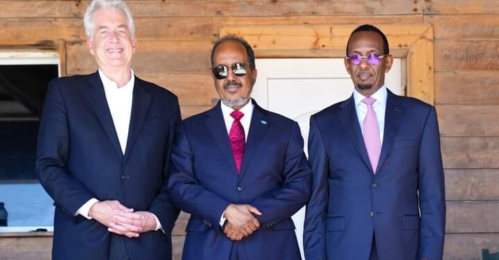 Madaxweynaha Soomaaliya oo Muqdisho ku qaabiley Agaasimaha Hay’adda Sirdoonka Maraykanka – Puntland Put up