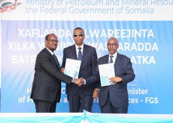 Somali PM Oversees Power Ministry Handover as Oil Manufacturing Plans Close to Completion