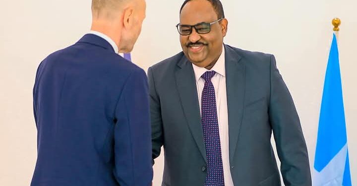 Dowladda Ingiriiska oo ku biirtay Hawlgalka Cirib-tirka Argagixisada ISIS ee ka socda buuraha Golis ee Puntland – Puntland Submit