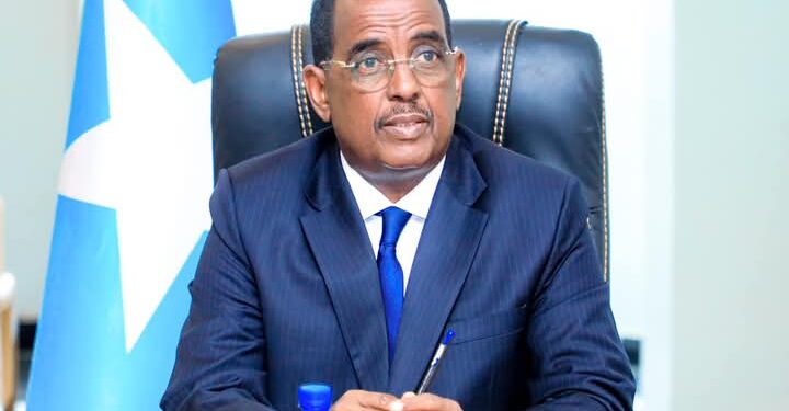 Wasiir Cali Xoosh oo Madaxweyne Deni ku tilmaamay Keligii-taliye aan wax dabraa jirin oo colaad hurinaya – Puntland Publish