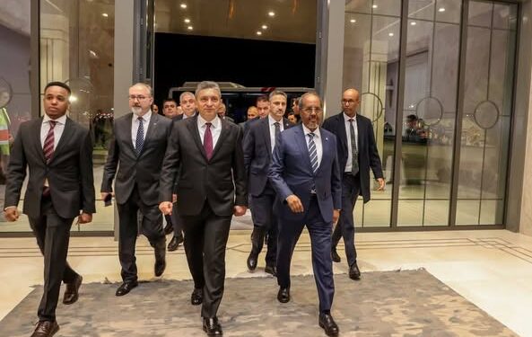 Somalia’s president attends Antalya Diplomacy Discussion board in Turkey